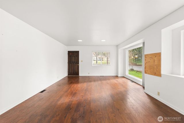 418 SW Canyon Loop, Winlock, WA 98596