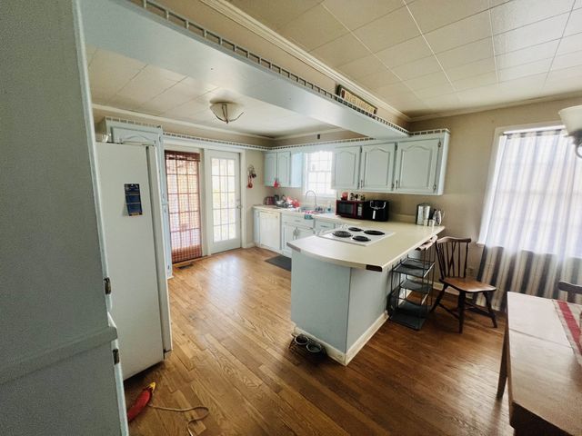 208 Westwood Dr, Mcminnville, TN 37110