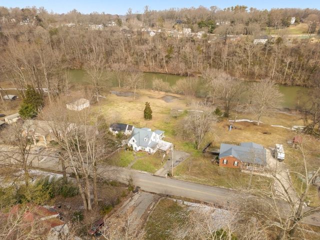 208 Westwood Dr, Mcminnville, TN 37110