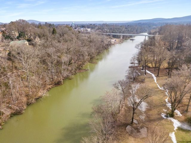 208 Westwood Dr, Mcminnville, TN 37110