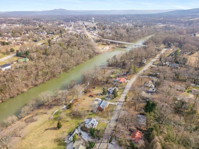 208 Westwood Dr, Mcminnville, TN 37110