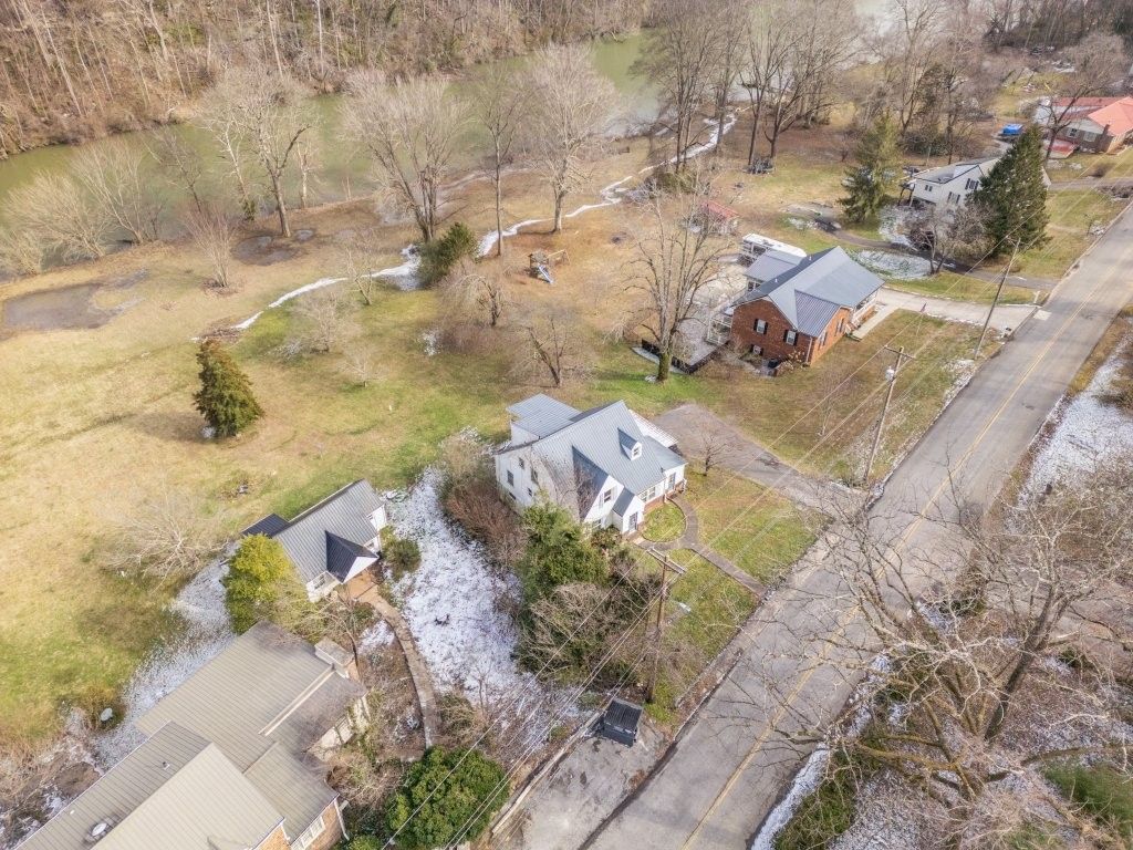 208 Westwood Dr, Mcminnville, TN 37110