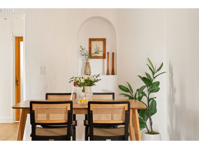 3366 Nw FRANKLIN Ct, Portland, OR 97210