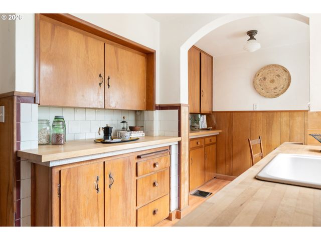 3366 Nw FRANKLIN Ct, Portland, OR 97210