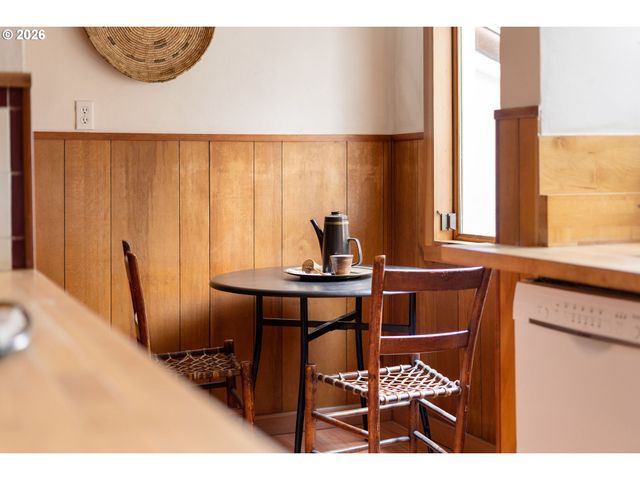 3366 Nw FRANKLIN Ct, Portland, OR 97210