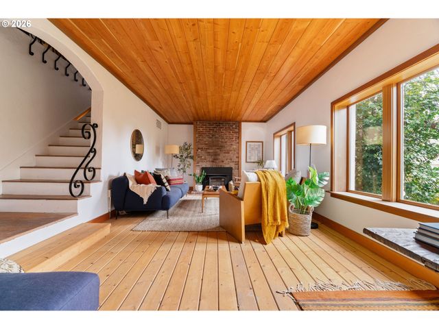 3366 Nw FRANKLIN Ct, Portland, OR 97210