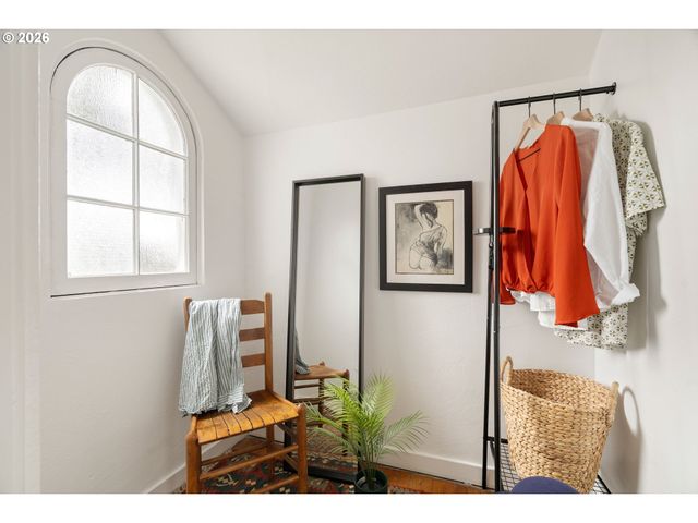 3366 Nw FRANKLIN Ct, Portland, OR 97210