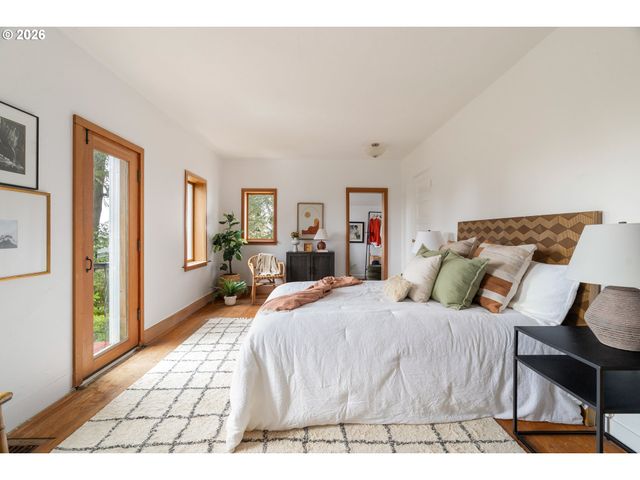 3366 Nw FRANKLIN Ct, Portland, OR 97210