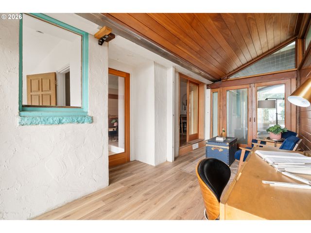 3366 Nw FRANKLIN Ct, Portland, OR 97210