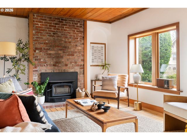 3366 Nw FRANKLIN Ct, Portland, OR 97210