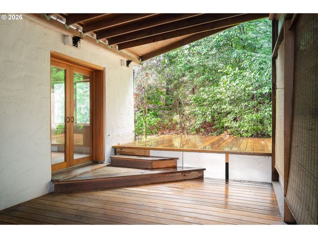 3366 Nw FRANKLIN Ct, Portland, OR 97210