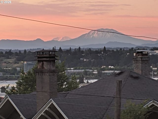 3366 Nw FRANKLIN Ct, Portland, OR 97210