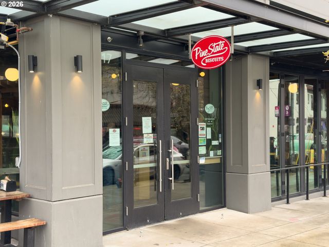 3366 Nw FRANKLIN Ct, Portland, OR 97210