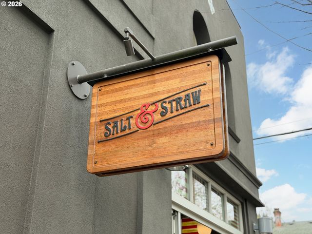 3366 Nw FRANKLIN Ct, Portland, OR 97210