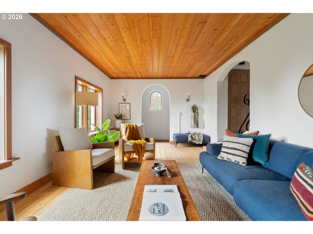 3366 Nw FRANKLIN Ct, Portland, OR 97210