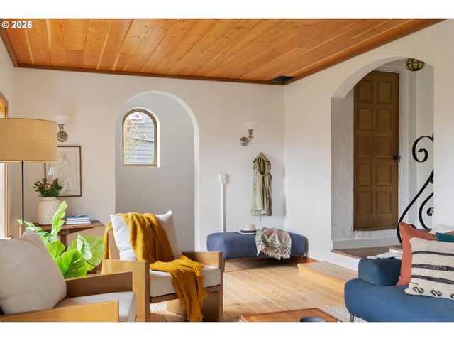 3366 Nw FRANKLIN Ct, Portland, OR 97210