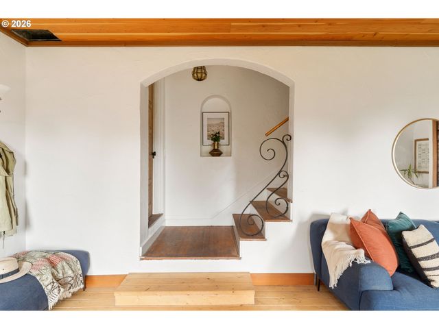 3366 Nw FRANKLIN Ct, Portland, OR 97210