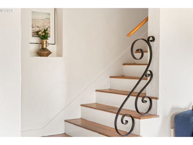 3366 Nw FRANKLIN Ct, Portland, OR 97210