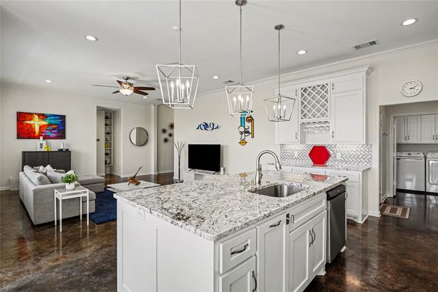 2425 S 16th Street, Waco, TX 76706