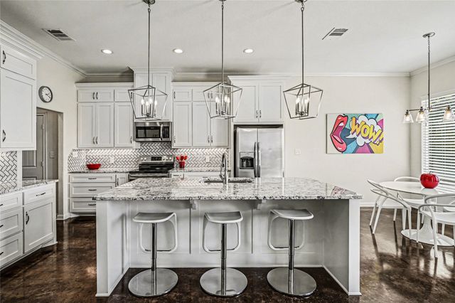 2425 S 16th Street, Waco, TX 76706