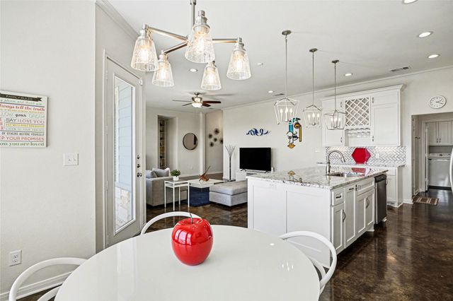 2425 S 16th Street, Waco, TX 76706