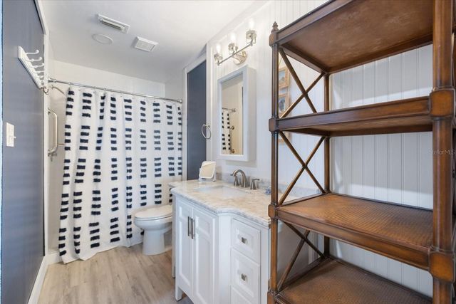 841 WATERSIDE DRIVE 202, Venice, FL 34285