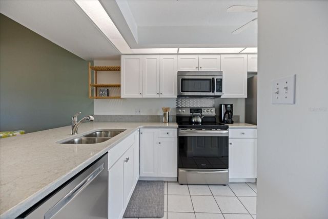 841 WATERSIDE DRIVE 202, Venice, FL 34285