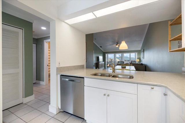 841 WATERSIDE DRIVE 202, Venice, FL 34285