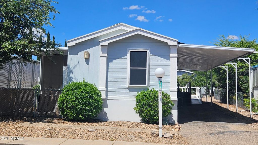 Image 2 of property listing at 654 S Nature Way, Sierra Vista, AZ 85635