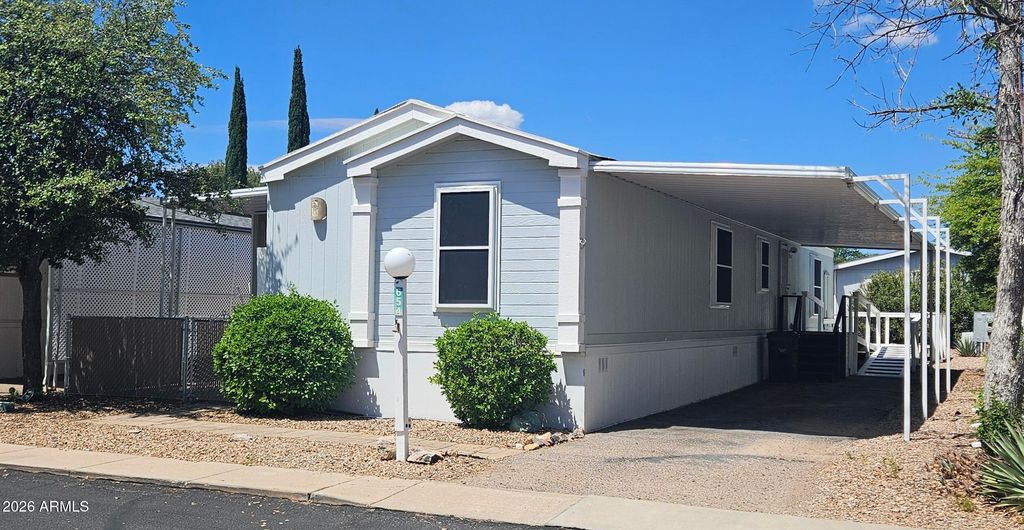 Image 3 of property listing at 654 S Nature Way, Sierra Vista, AZ 85635