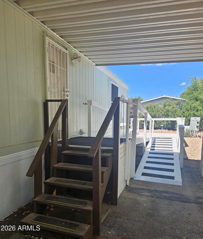 Image 4 of property listing at 654 S Nature Way, Sierra Vista, AZ 85635