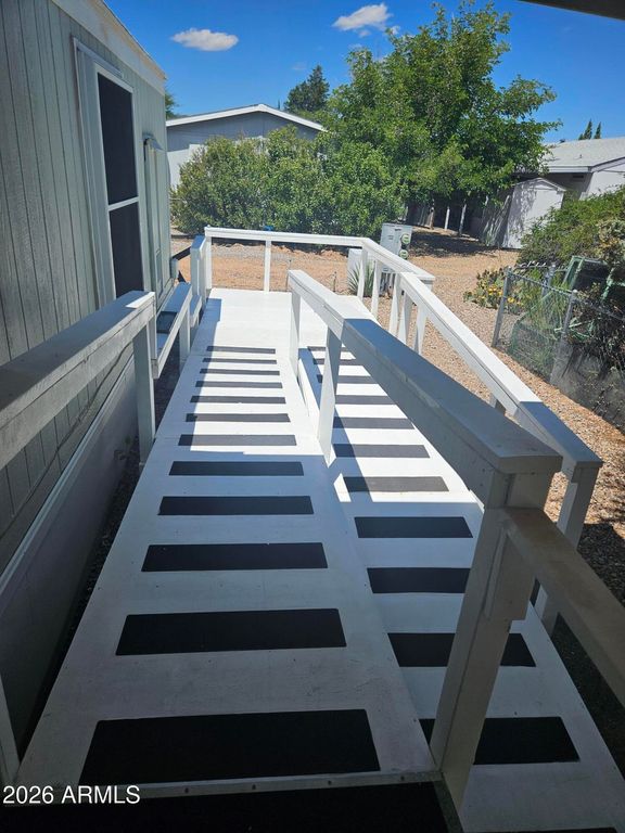 Image 5 of property listing at 654 S Nature Way, Sierra Vista, AZ 85635