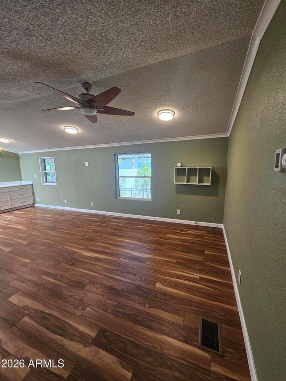 Image 7 of property listing at 654 S Nature Way, Sierra Vista, AZ 85635