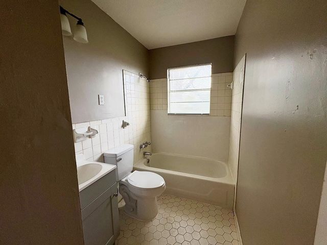 3759 MCCAIN RD, Memphis, TN 38109