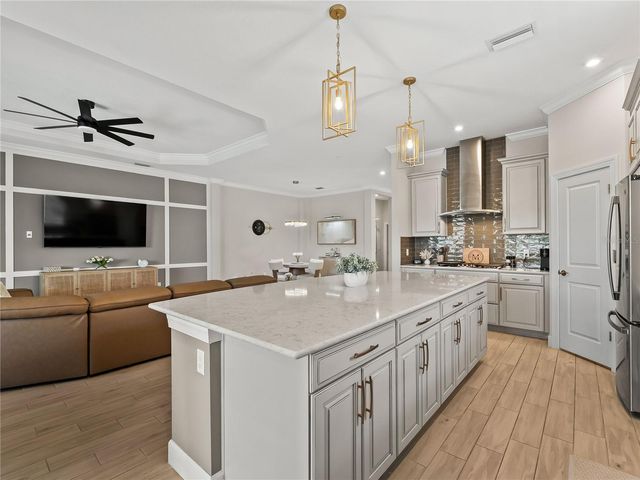 6249 MESA GLEN, Bradenton, FL 34203