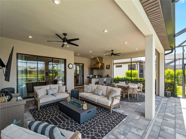 6249 MESA GLEN, Bradenton, FL 34203