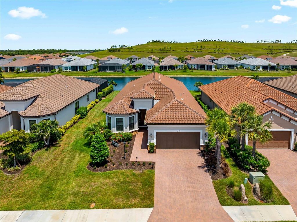 6249 MESA GLEN, Bradenton, FL 34203