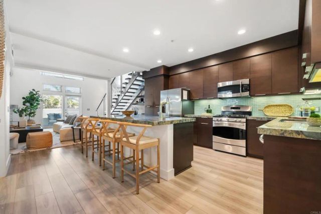 687 S Coast Highway 101 237, Encinitas, CA 92024