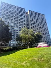 4850 S Lake Park Avenue 709, Chicago, IL 60615