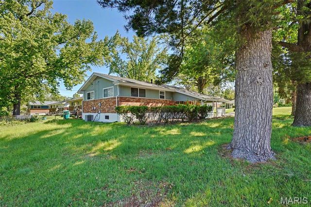 9801 Lawnview Drive, St Louis, MO 63136
