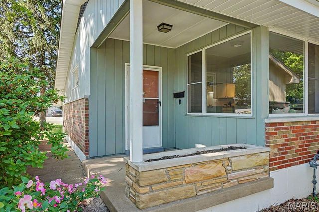 9801 Lawnview Drive, St Louis, MO 63136