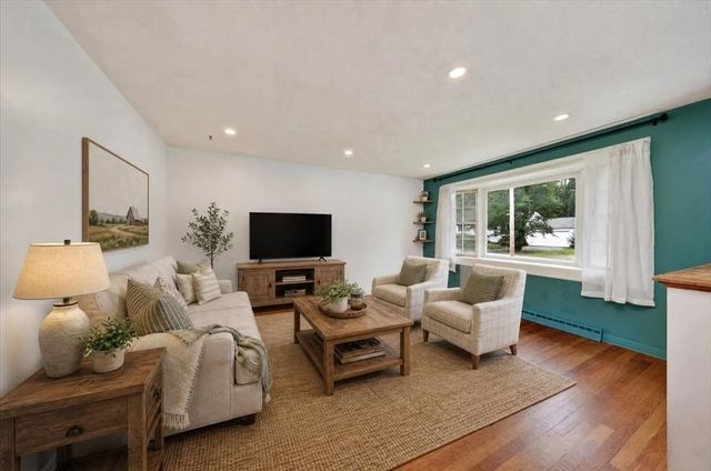 472 Summer St, Abington, MA 02351