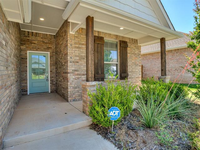 800 Bison Crossing Drive, Yukon, OK 73099