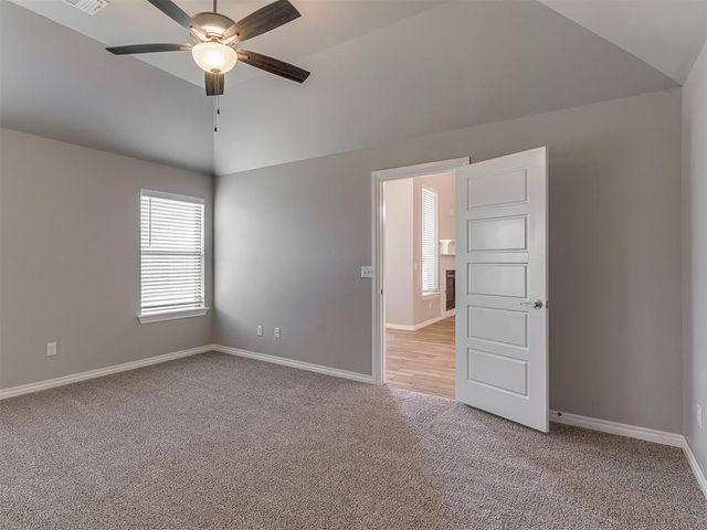 800 Bison Crossing Drive, Yukon, OK 73099