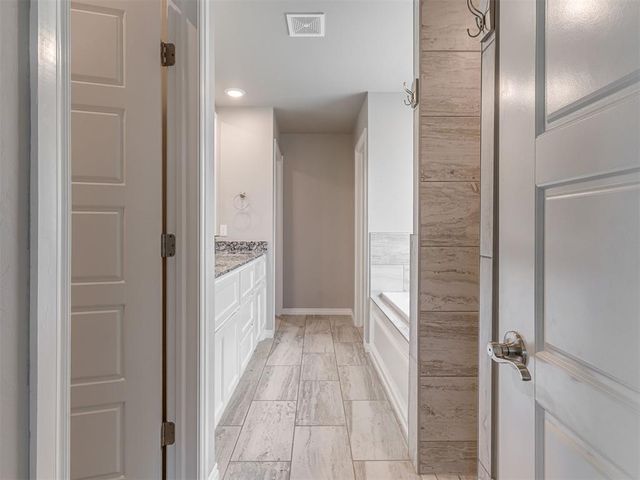 800 Bison Crossing Drive, Yukon, OK 73099