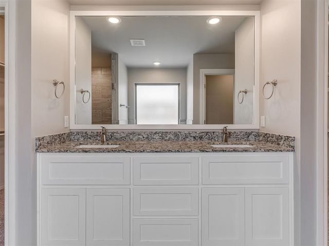 800 Bison Crossing Drive, Yukon, OK 73099