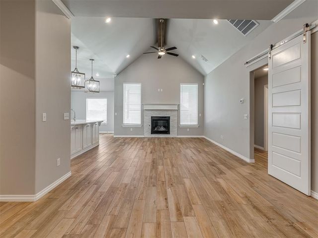 800 Bison Crossing Drive, Yukon, OK 73099