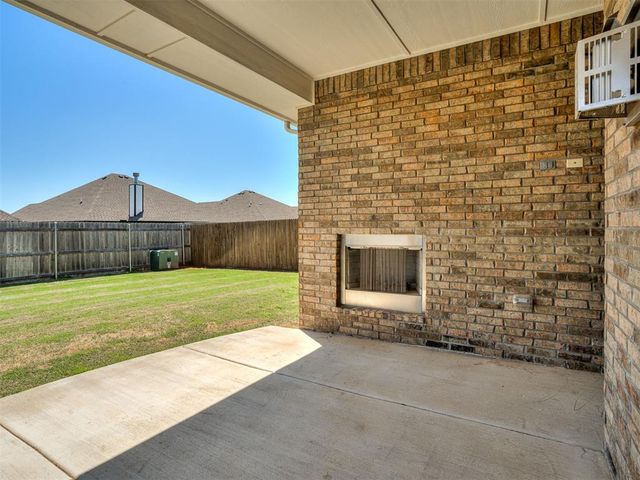 800 Bison Crossing Drive, Yukon, OK 73099