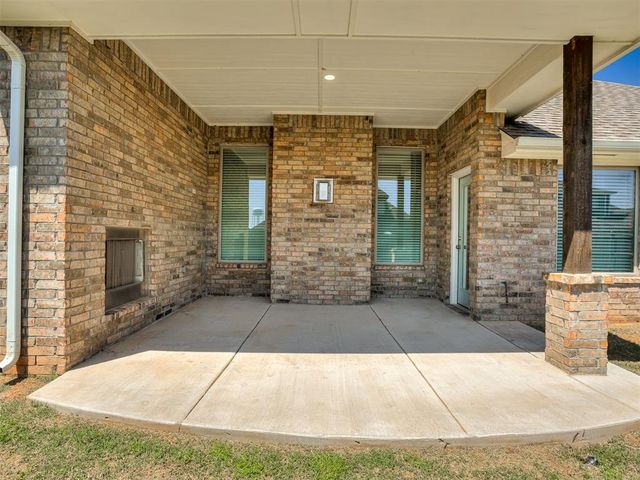 800 Bison Crossing Drive, Yukon, OK 73099