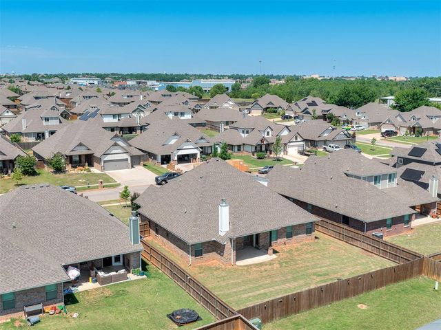 800 Bison Crossing Drive, Yukon, OK 73099